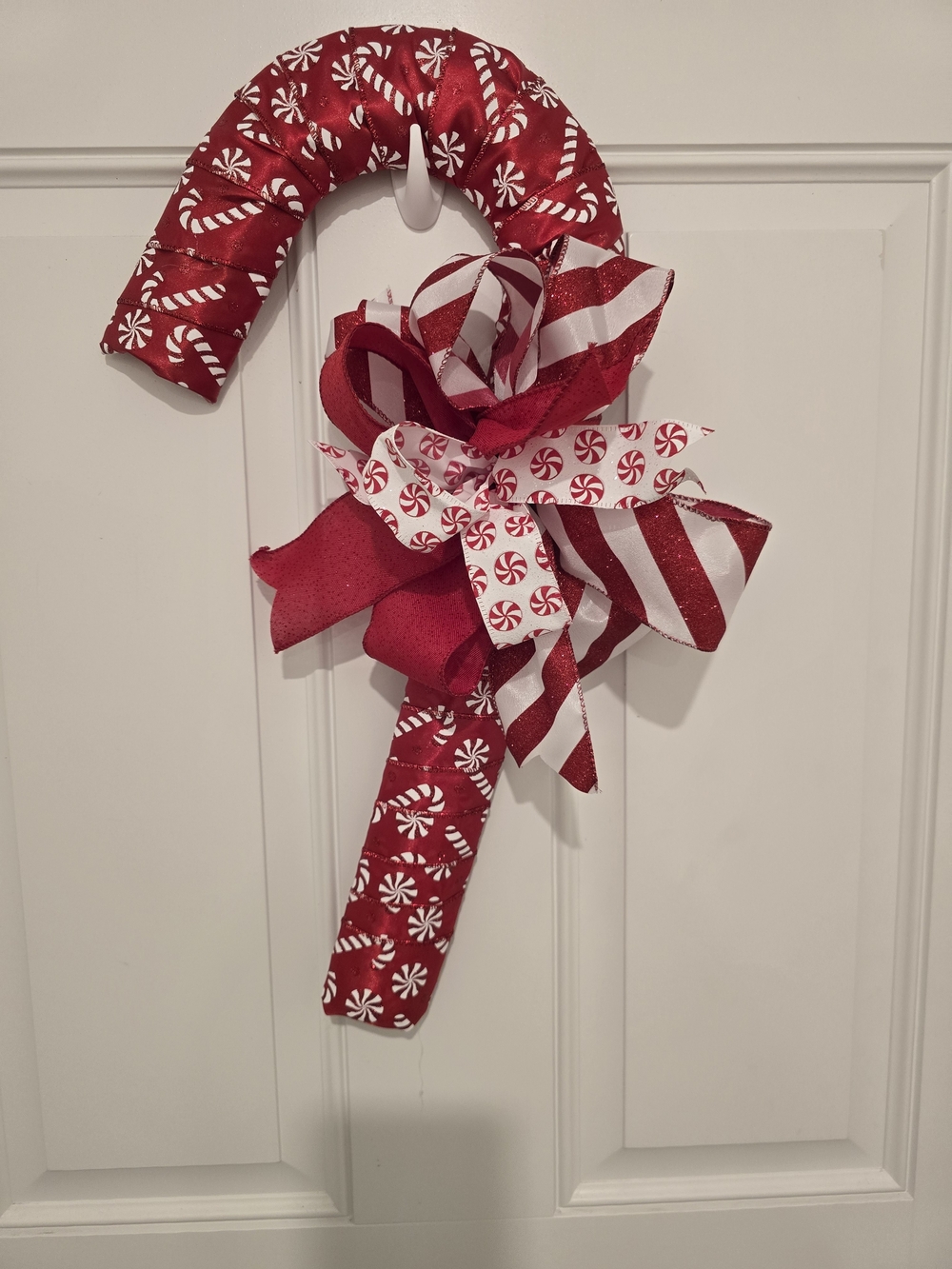 Festive Red Candy Cane Door Hanging - Holiday Decoration Wreath With Bow